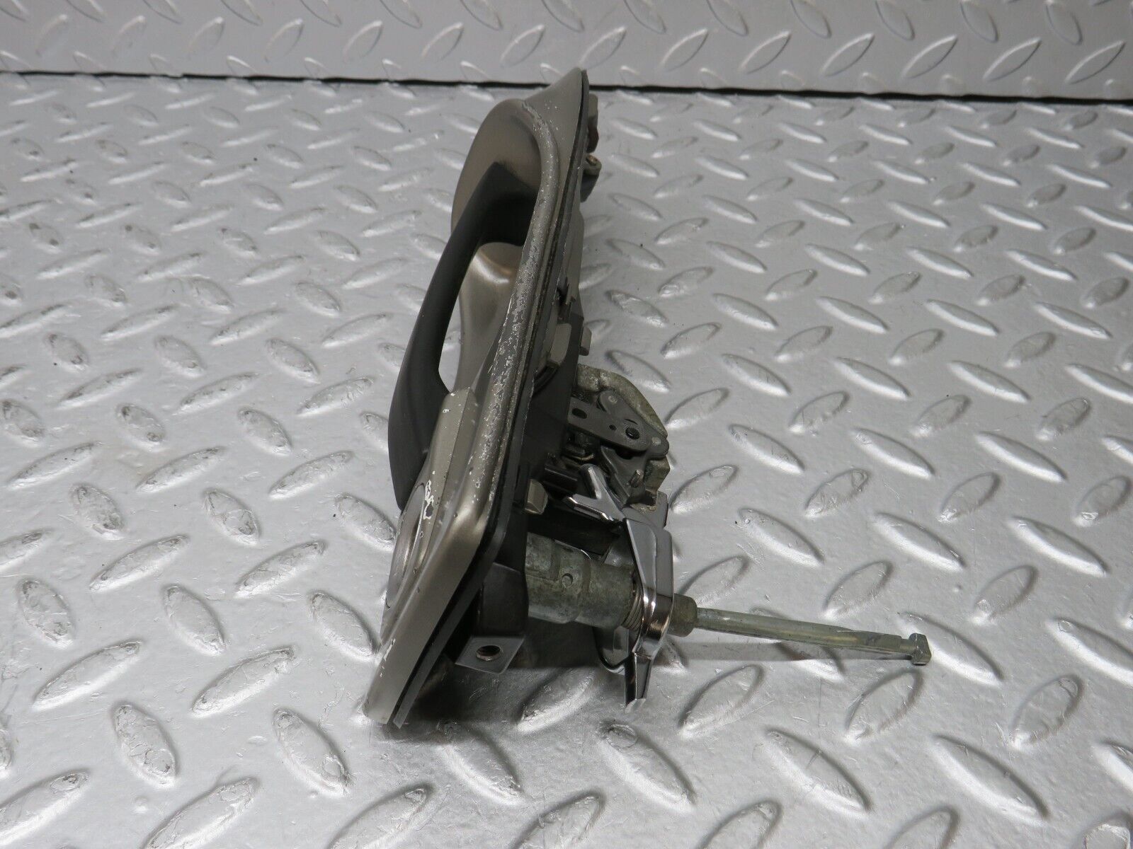 36873 Mercedes-Benz C126 420SEC Coupe Left Door Exterior Handle No Key