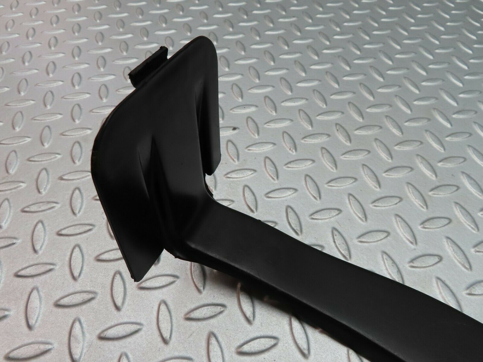 5684 Mercedes-Benz W123 200 Cable Channel Cover Rear Right 1238210236