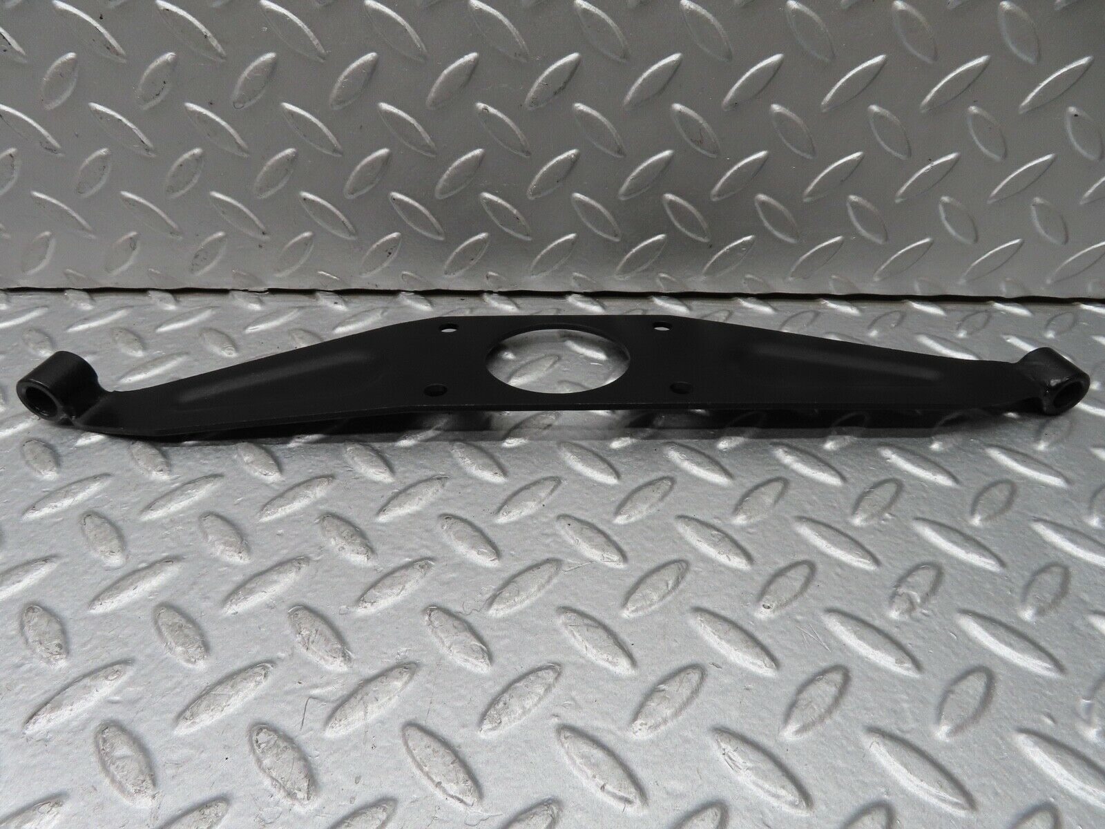 18543 Mercedes-Benz W136 170V Engine Mount Bracket