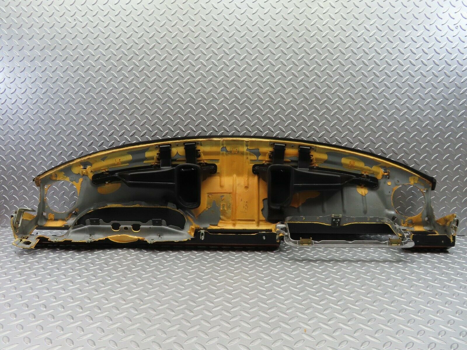 6614 Mercedes-Benz S124 E220 Wagon Dashboard Black