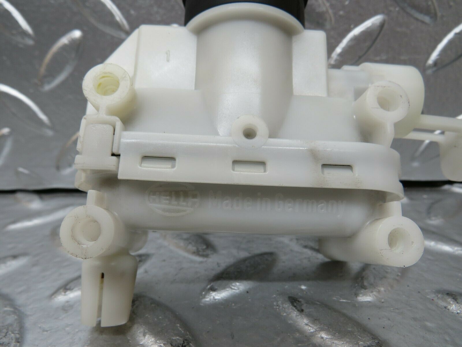 24252 Mercedes-Benz S124 220TE Door Lock Vacuum Actuator Hella Front Left