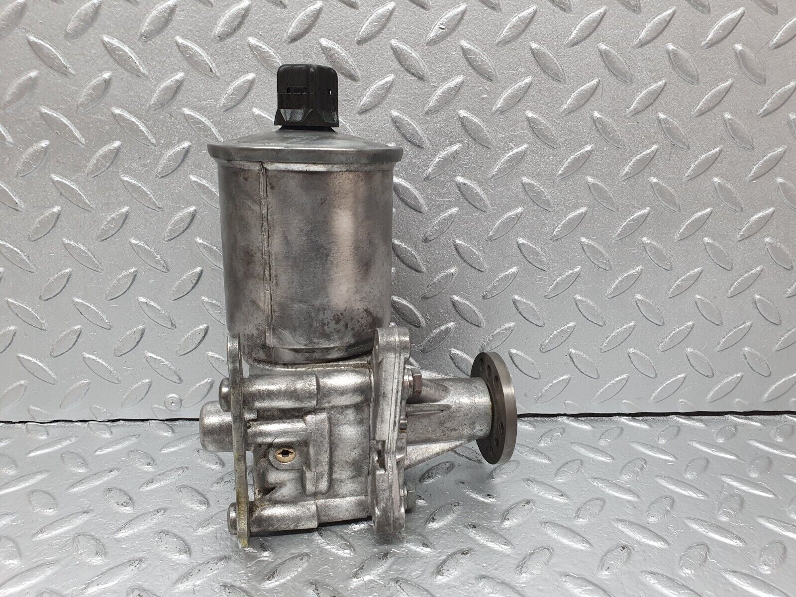 41444 Mercedes-Benz W124 200E Power Steering Pump 1244602380