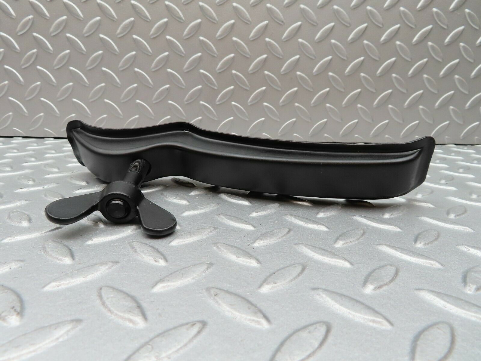 3609 Mercedes-Benz W108 280SE Spare Wheel Holder