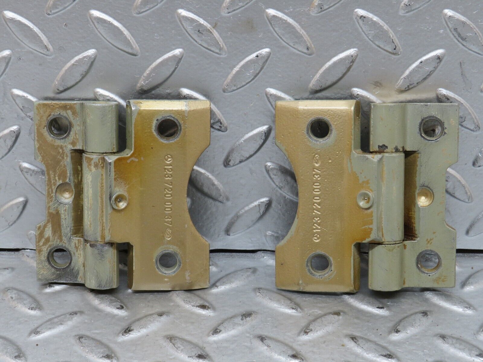 28360 Mercedes-Benz S123 240D Wagon Door Hinge Pair 1237200037