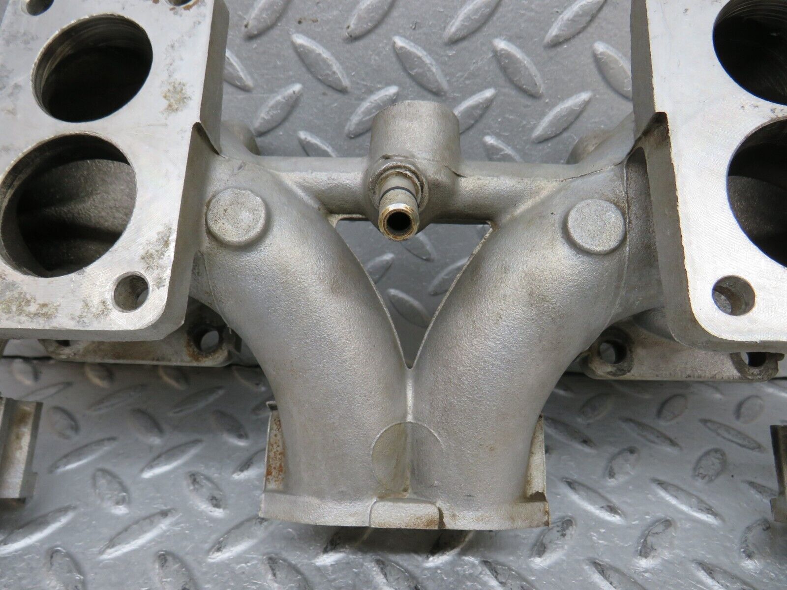 37708 Mercedes-Benz W108 280S Air Intake Manifold 1141410001