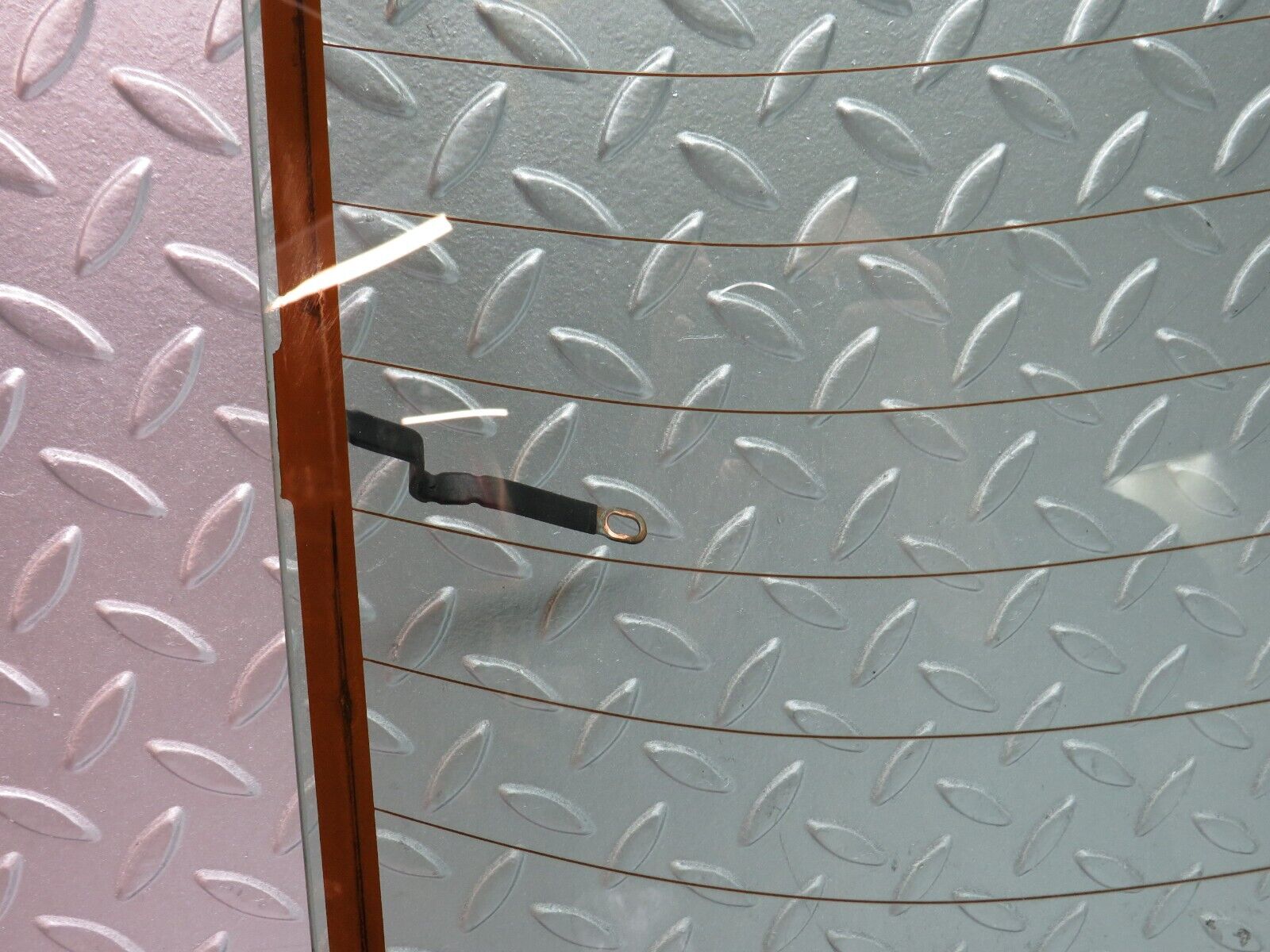 39073 Mercedes-Benz W201 190E 2.6L Rear Heated Windscreen Glass