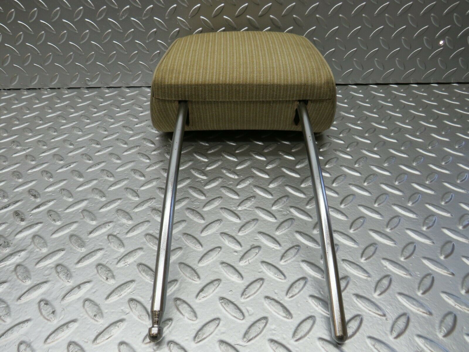 24142 Mercedes-Benz W123 280E Front Seat Headrest