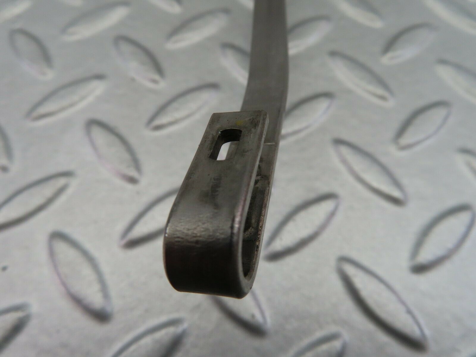 7341 Mercedes-Benz W116 450SE Wiper Arm Bosch Left 3399990553