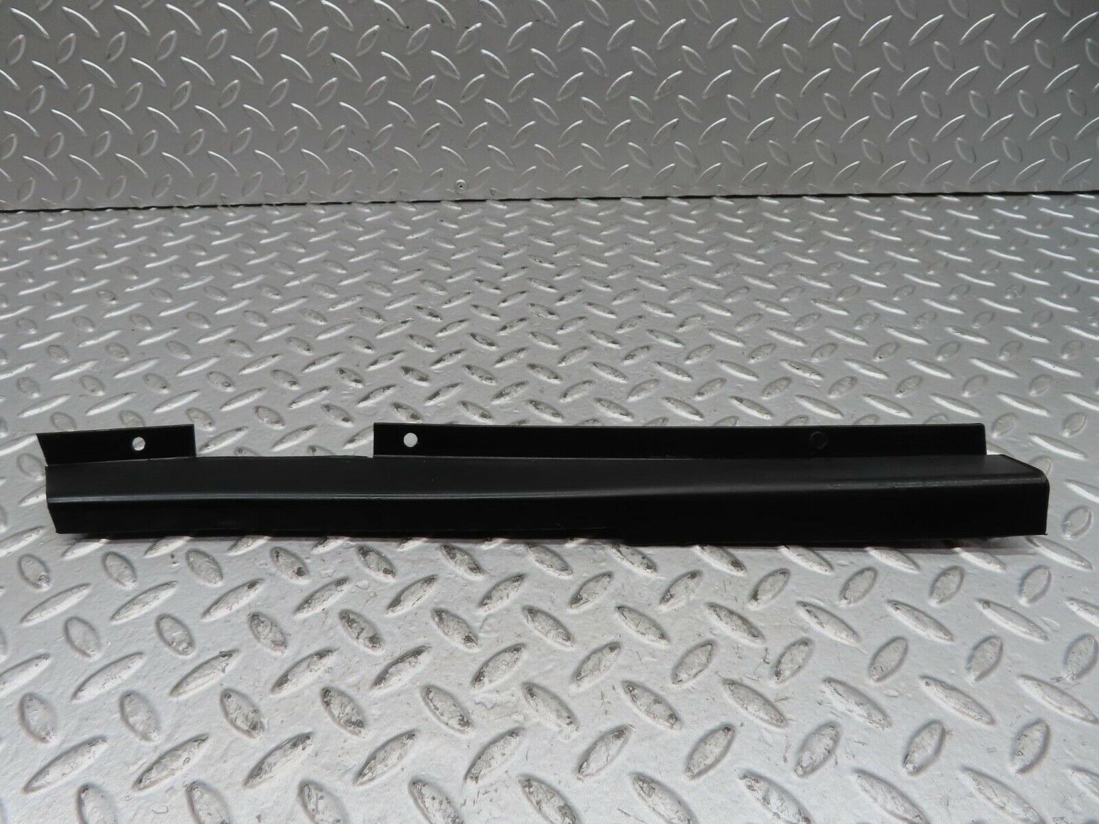 15866 Mercedes-Benz W123 280E Front Right Cable Channel Cover