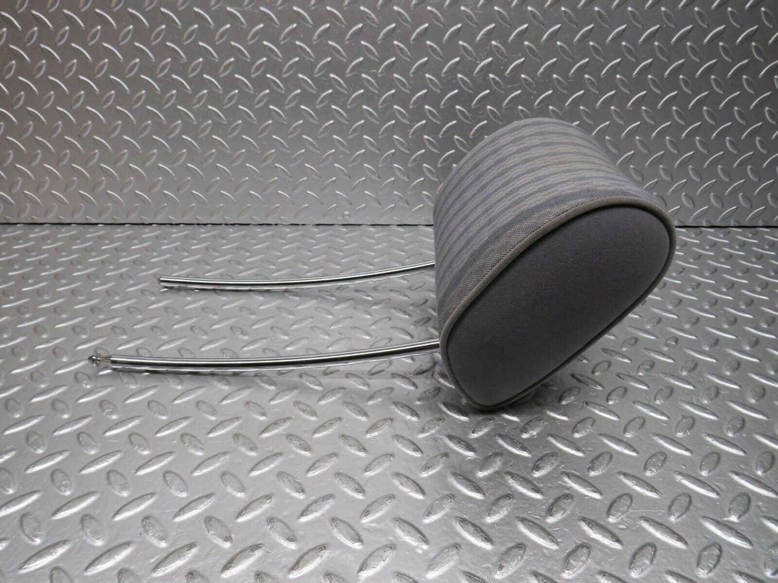 30431 Mercedes-Benz W124 230E Front Seat Headrest