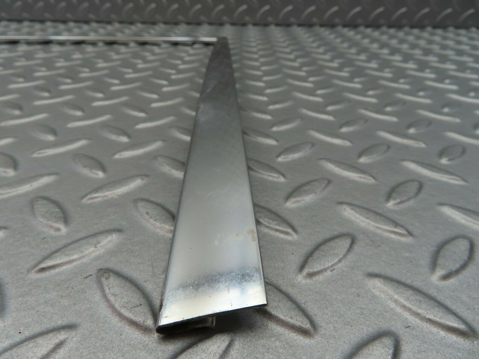 5907 Mercedes-Benz W123 200 Door Chrome Window Frame Front Left