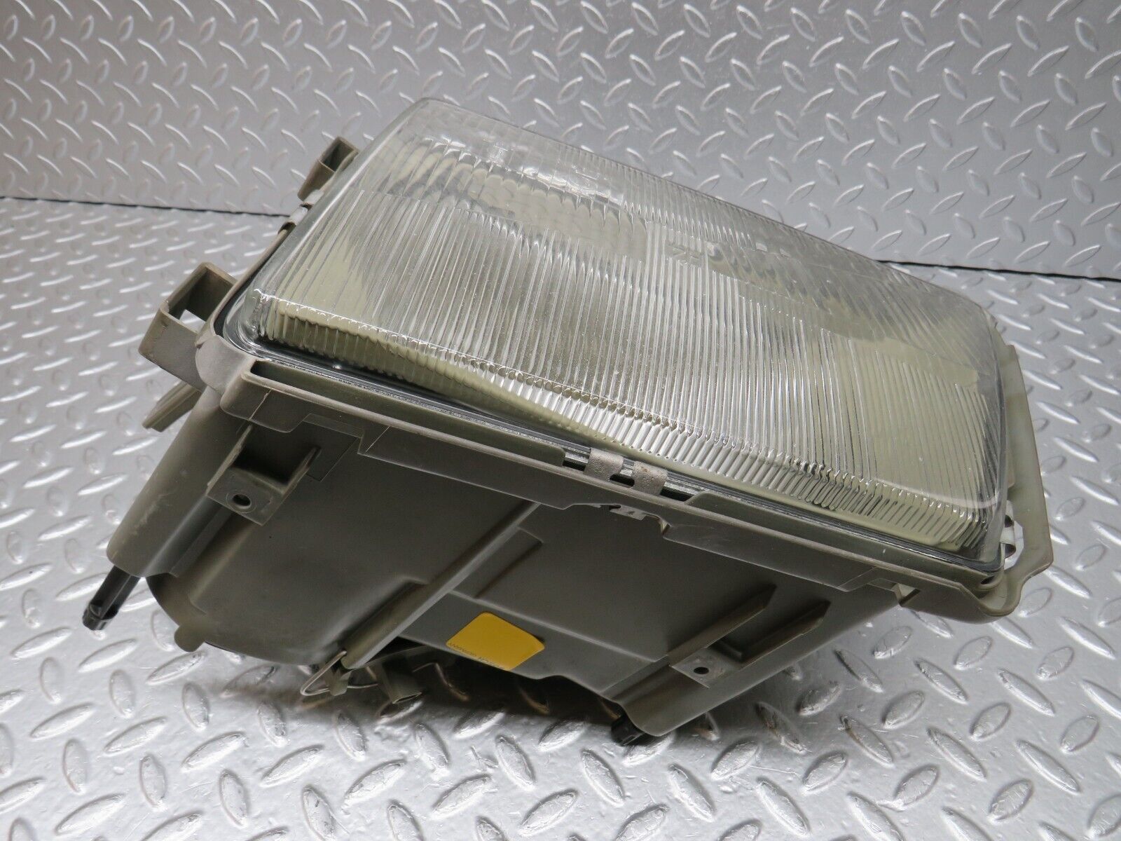 34289 Mercedes-Benz C126 380SEC Headlight Bosch Left 1305235061