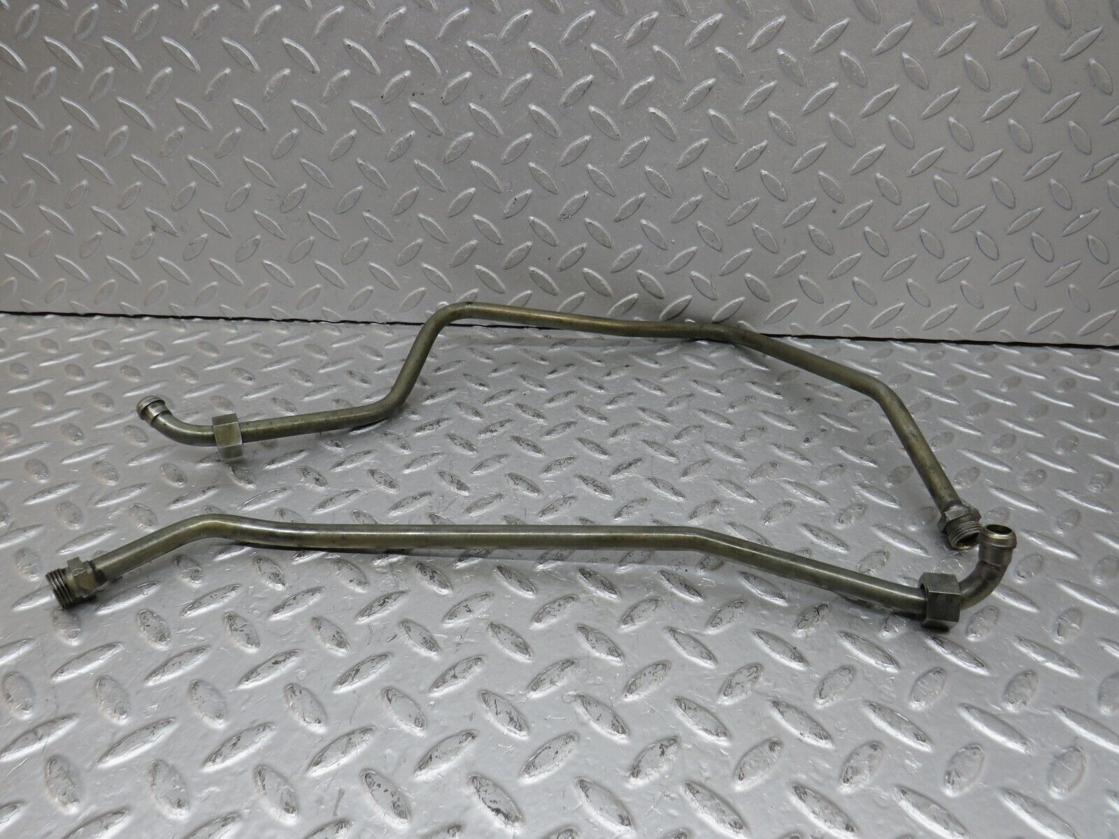 37715 Mercedes-Benz W108 280S Oil Pipe Line