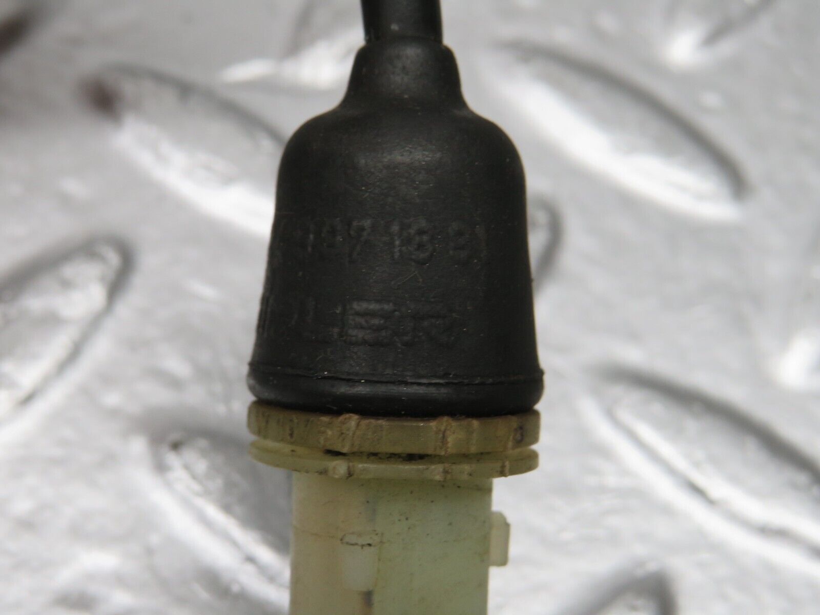 31518 Mercedes-Benz S124 220TE Front Wing Indicator Cable Wire 1249971881