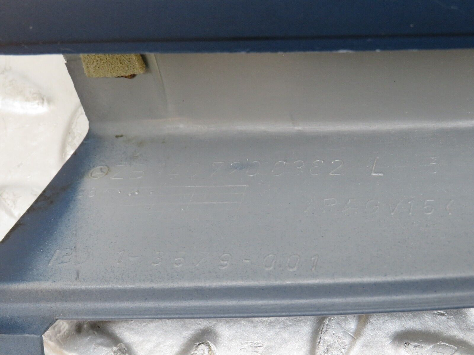 24975 Mercedes-Benz W140 S320 Front Left Door Window Trim 1407206362