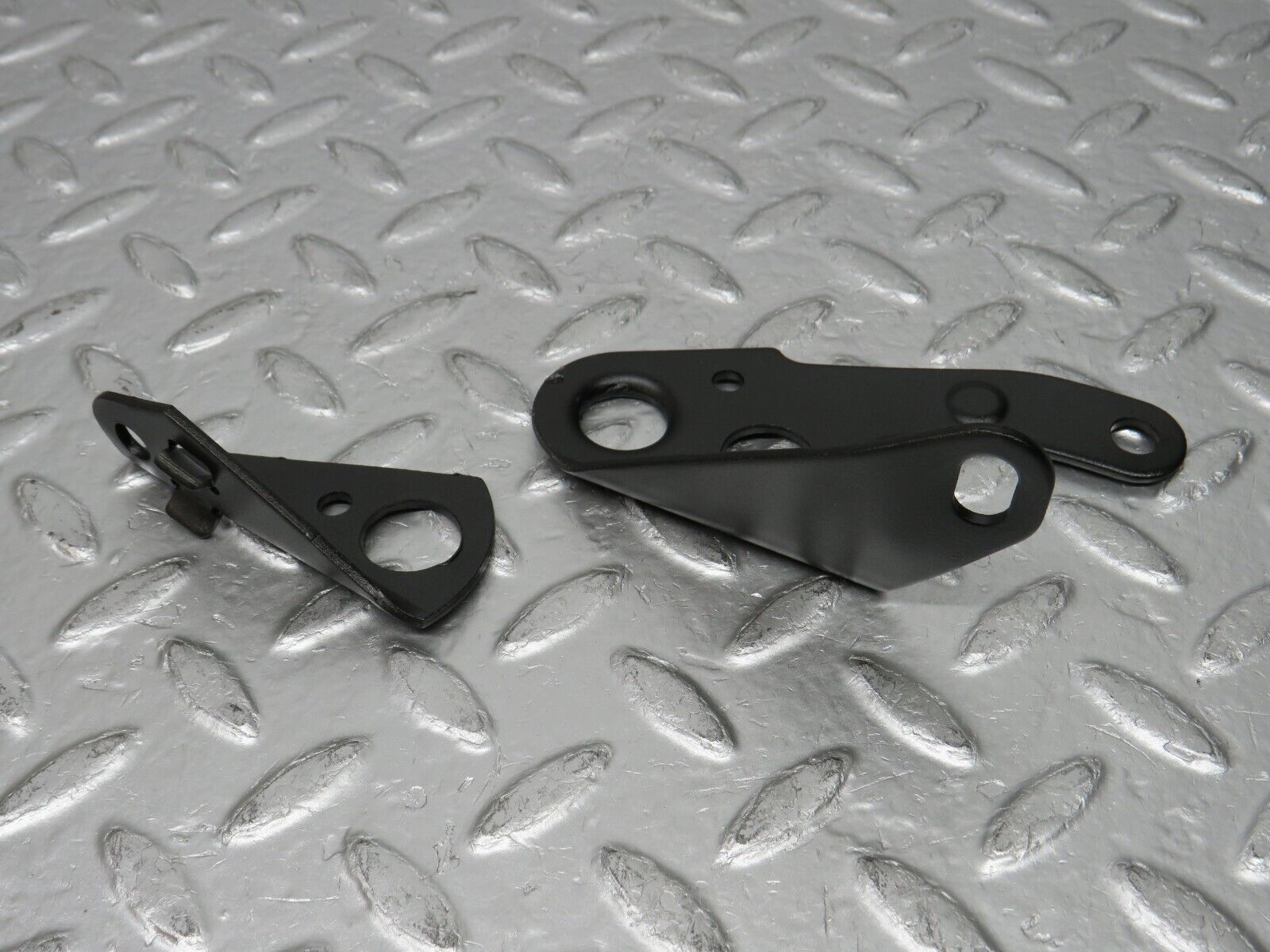 30963 Mercedes-Benz W124 230E Engine Lifting Eyes Hooks