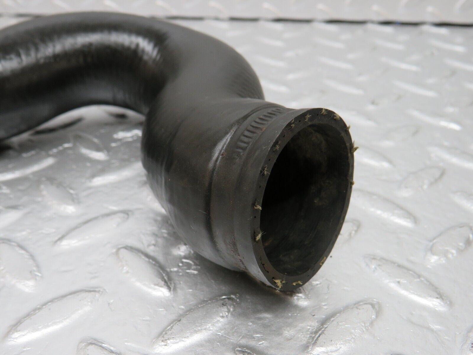 34091 Mercedes-Benz W124 260E Radiator Hose Pipe 1245012382