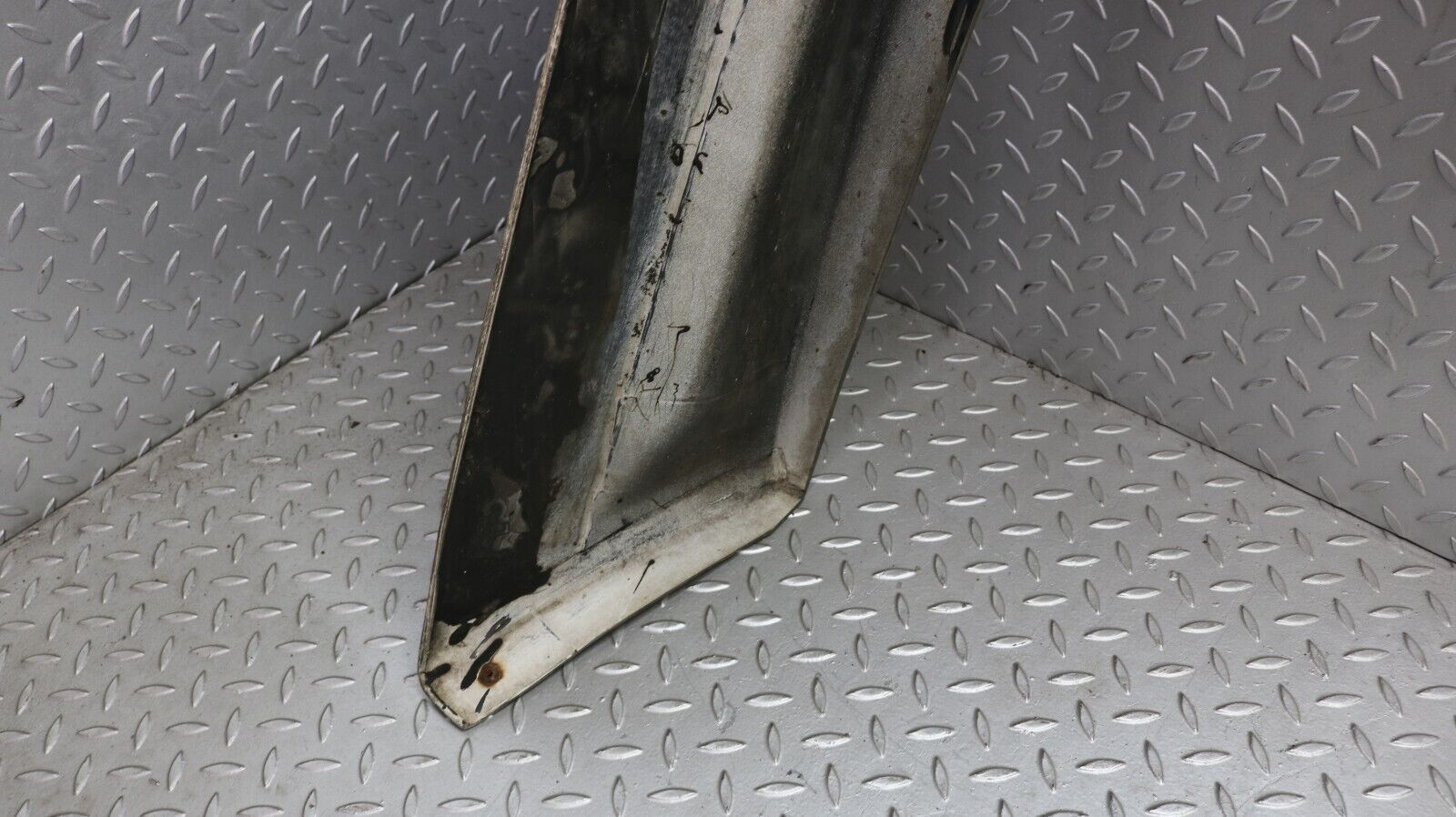 37255 Mercedes-Benz C126 420SEC Coupe Rear Bumper