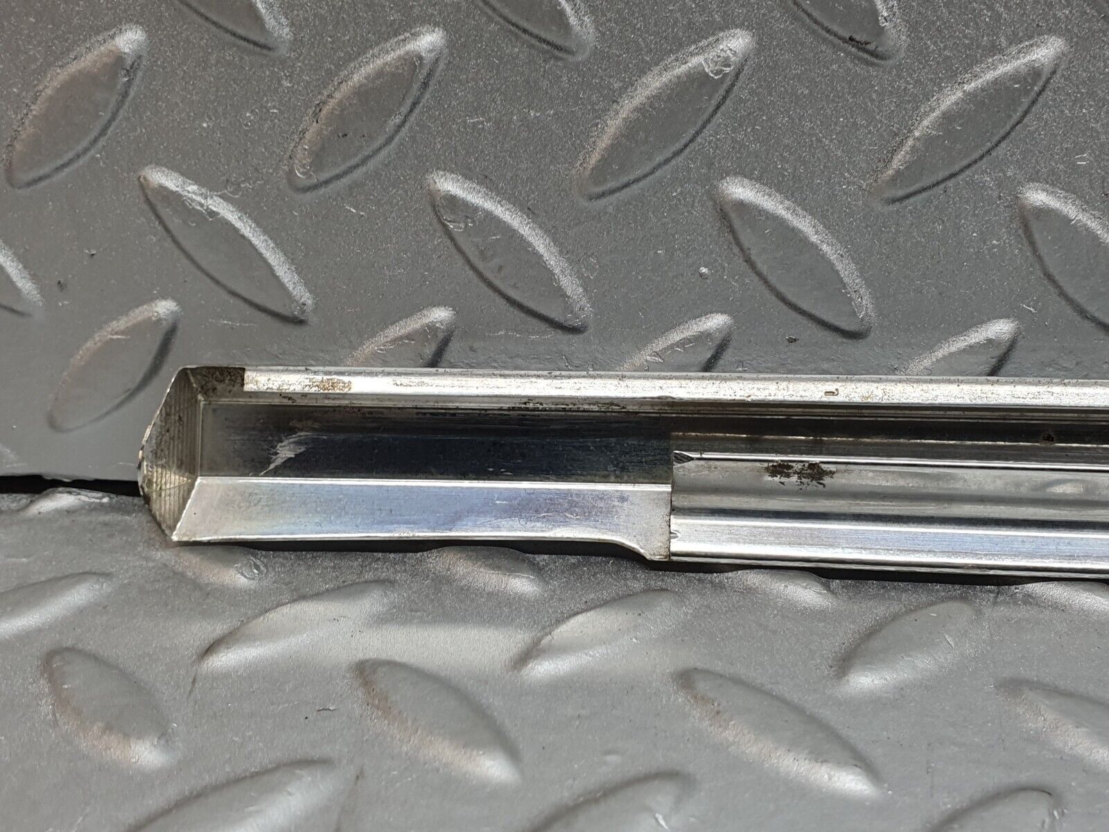 41188 Mercedes-Benz W126 300SE Rear Left Door Chrome Moulding Trim