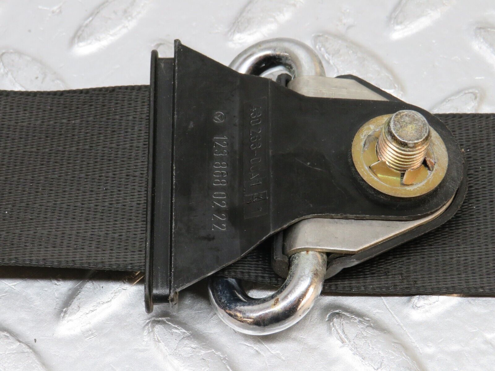 0599 Mercedes-BenzW123 230E Rear Left Seat Belt 1268608985