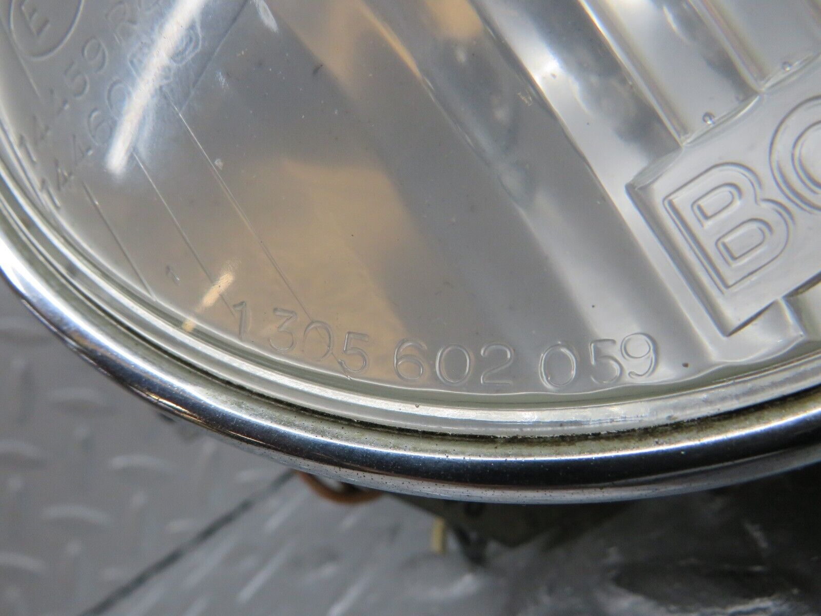 37581 Mercedes-Benz W109 300SEL Front Headlight Bosch Left/Right 1300508003 7077R8 1305601134 1305602059