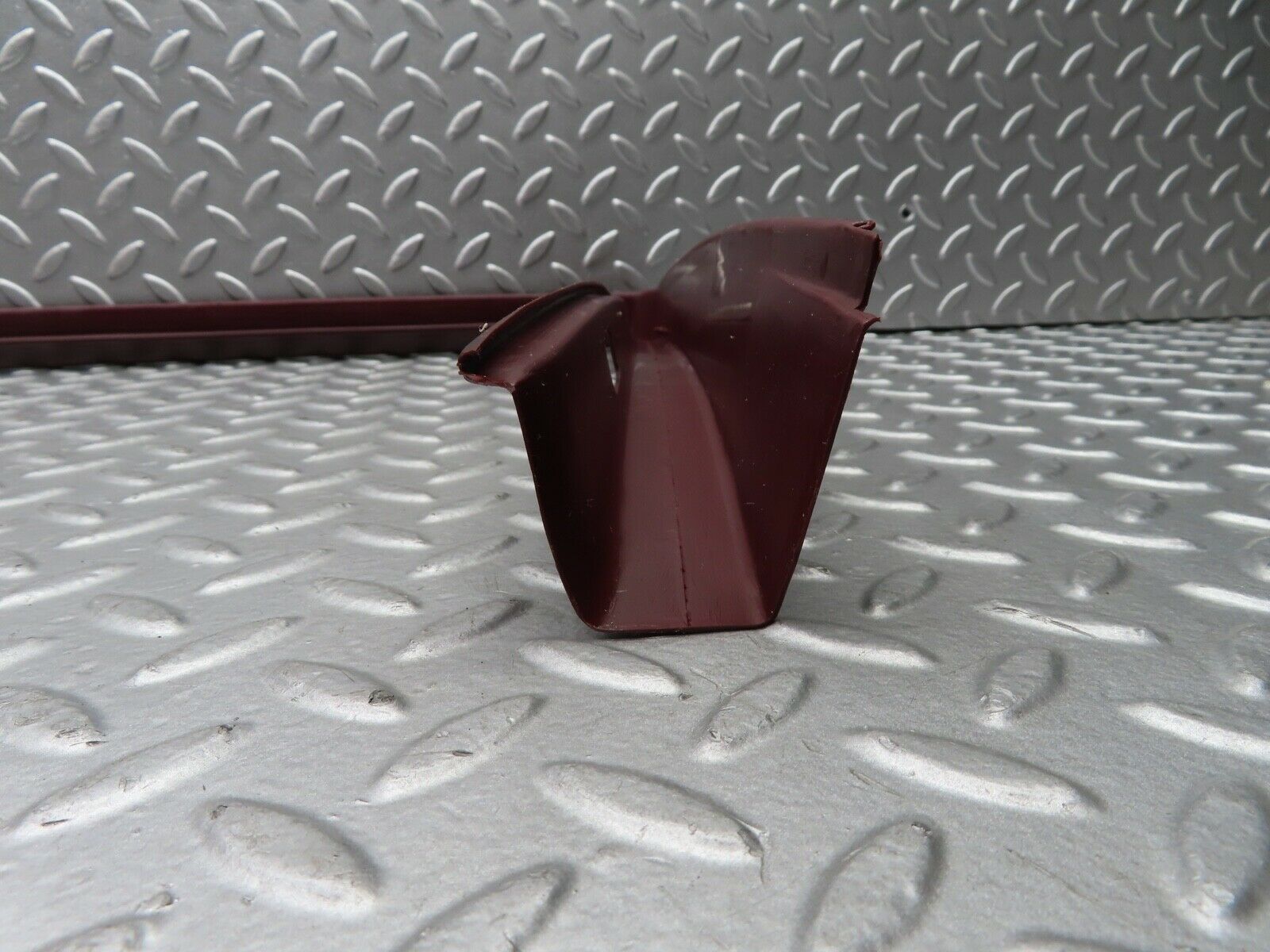 21426 Mercedes-Benz W126 300SE Front Left Door Window Frame Cover 1267250371