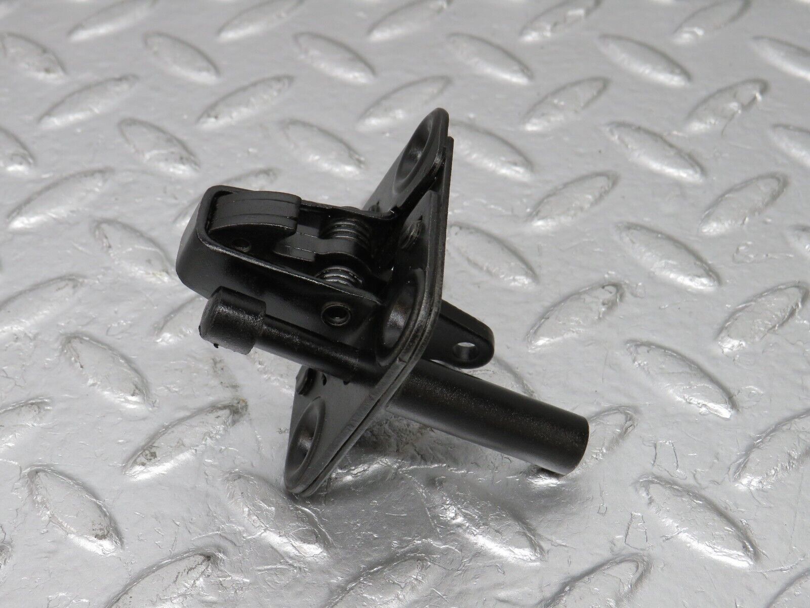 33629 Mercedes-Benz S123 280TE Wagon Bonnet Lock Catch