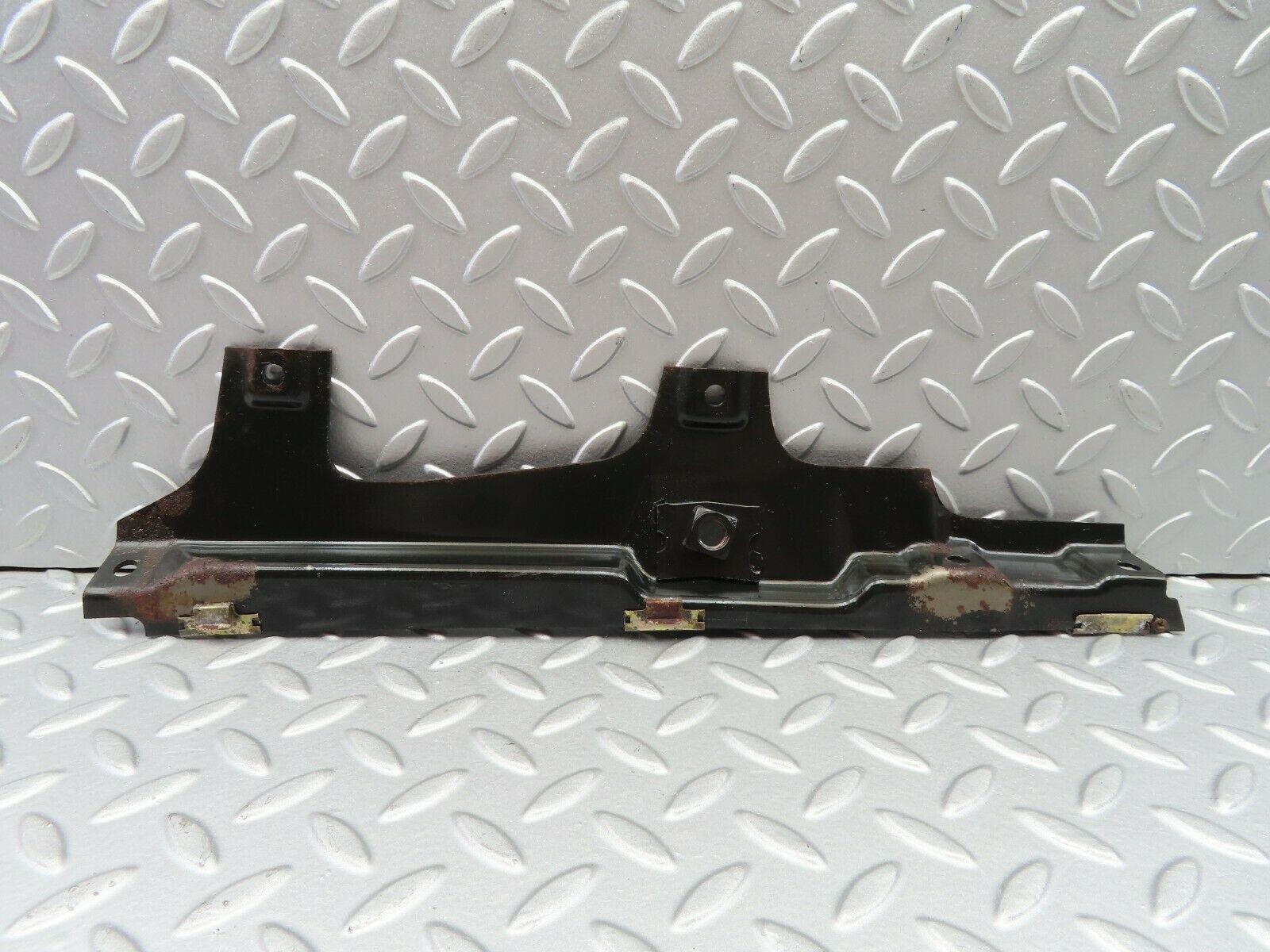 6888 Mercedes-Benz C107 350SLC Coupe Rear Left Inner Window Seal Holder Bracket