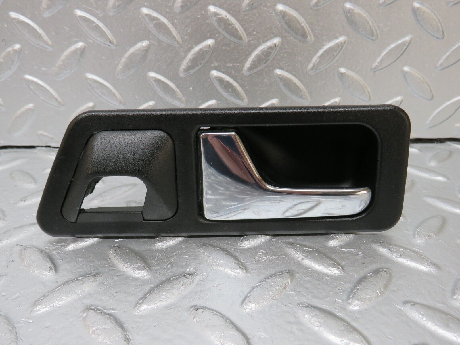 33644 Mercedes-Benz W201 190E 2.0L Left Interior Door Handle 2017660164