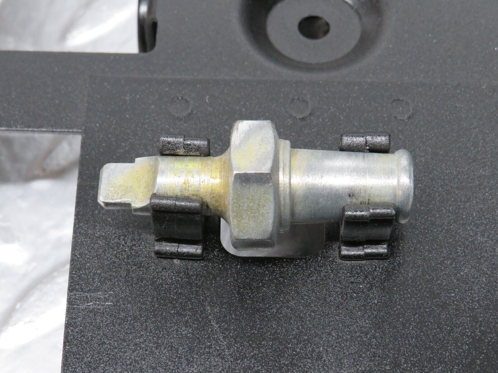 0744 Mercedes-Benz C107 350SLC Coupe Sunroof Motor Bracket