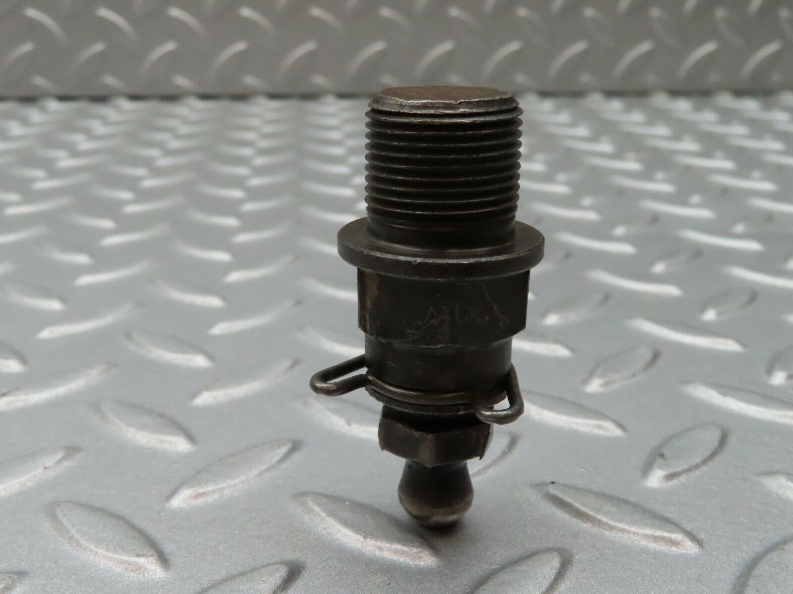 3548 Mercedes-Benz W108 280SE Ball Studs For Rocker Arm Mounting (Timing)