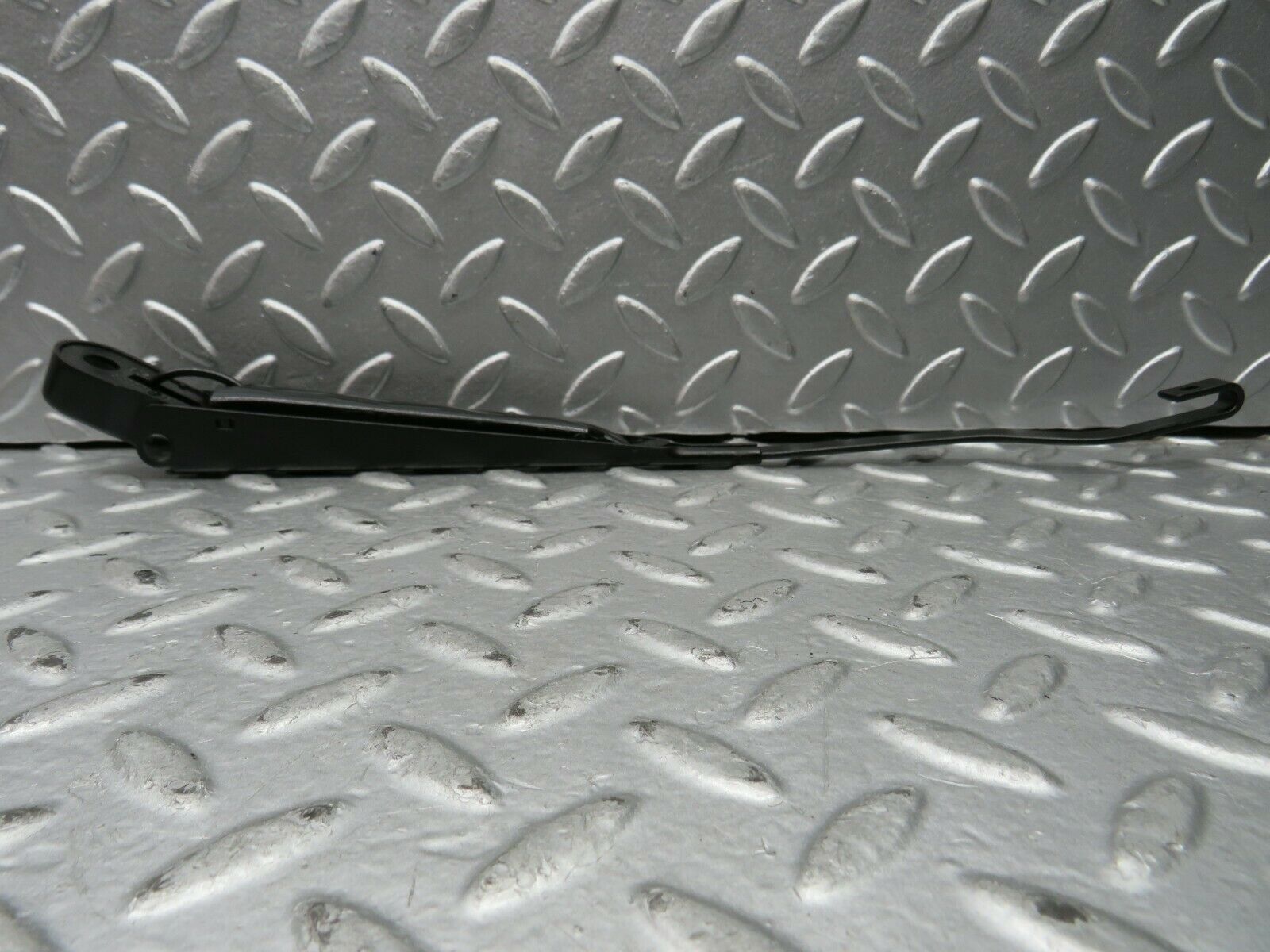 22124 Mercedes-Benz S123 280TE Wagon Left Side Wiper Arm Bosch 3399990553