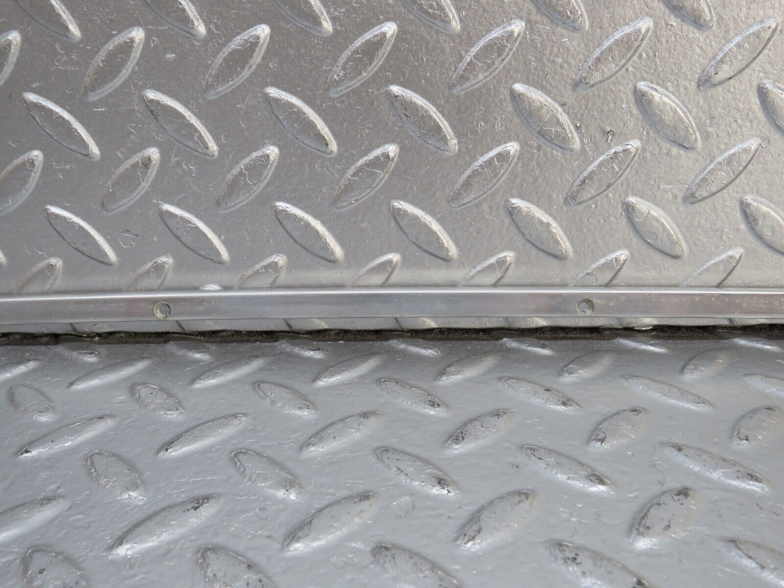 33805 Mercedes-Benz W201 190E 2.0L Sunroof Chrome Trim