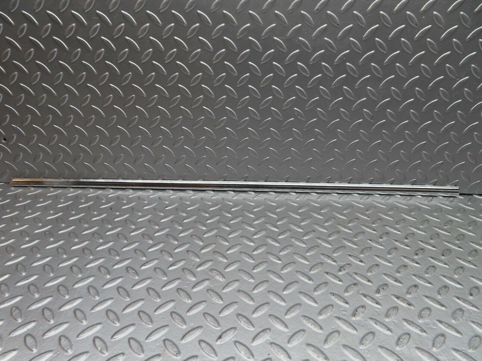 21040 Mercedes-Benz W123 230E Front Left Door Chrome Moulding Trim