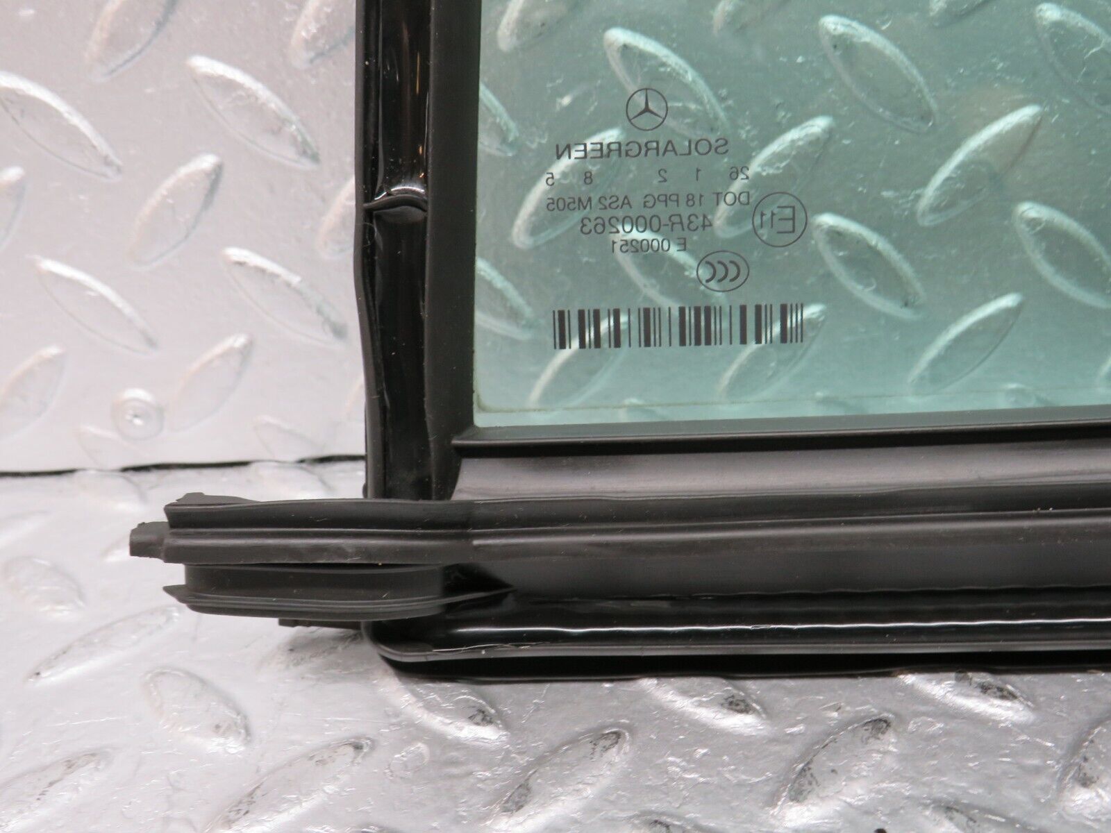 35169 Mercedes-Benz W221 Rear Right Quarter Window Glass 2217350224