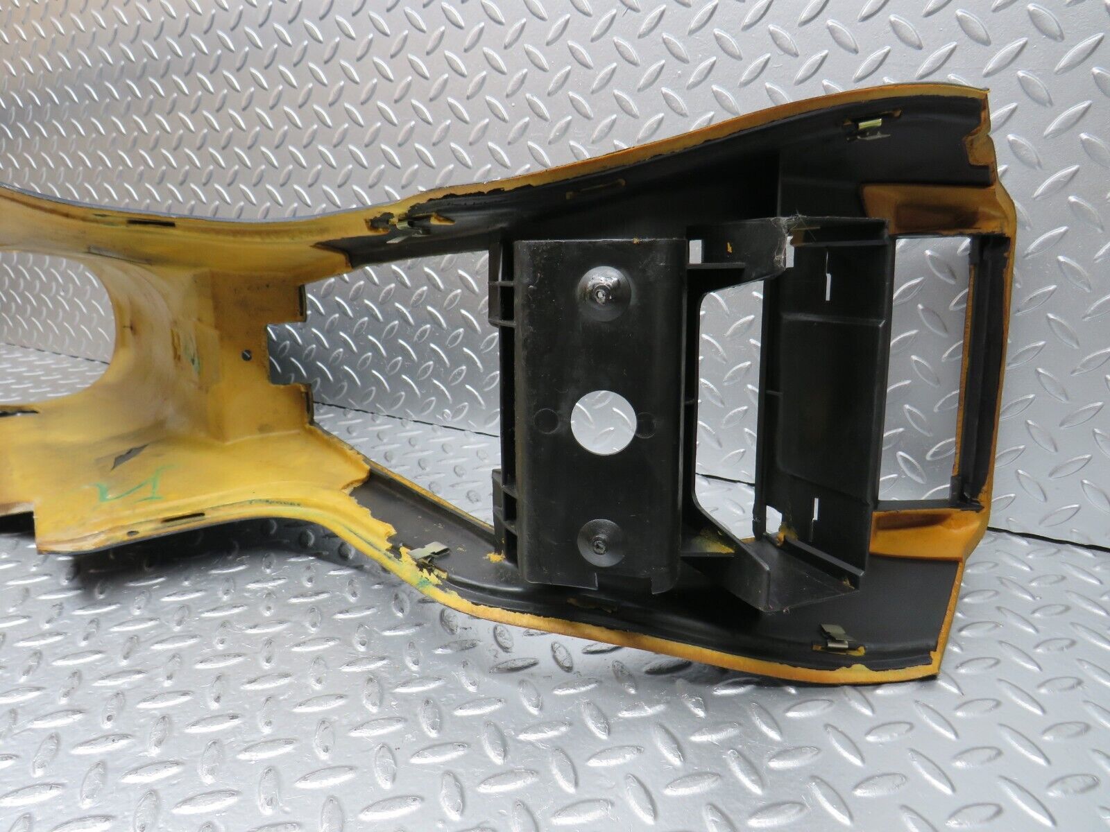 31132 Mercedes-Benz W123 200D Centre Console Blue