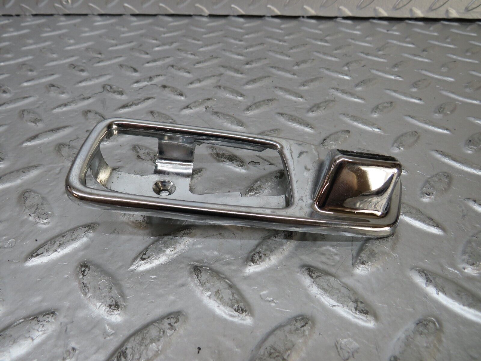 26073 Mercedes-Benz W116 450SE Chrome Frame For Door Handle Left 1167660111