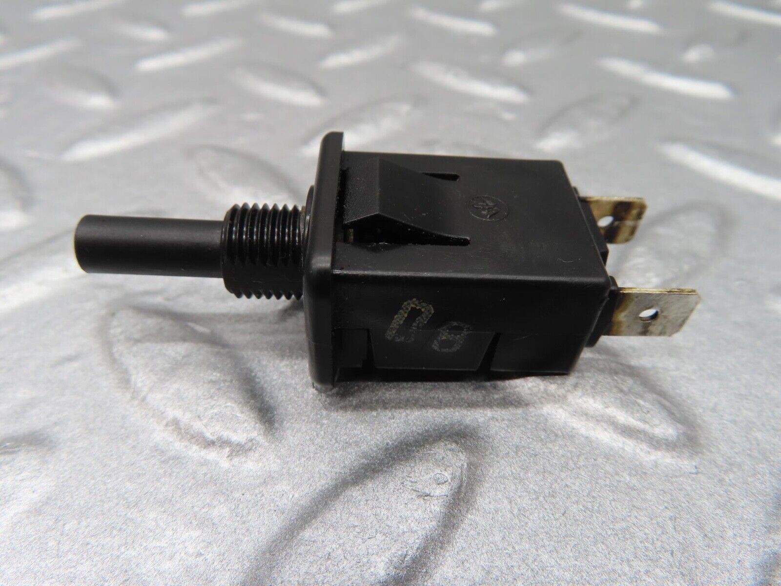 16066 Mercedes-Benz W123 280E Glove Box Light Switch 0008213152