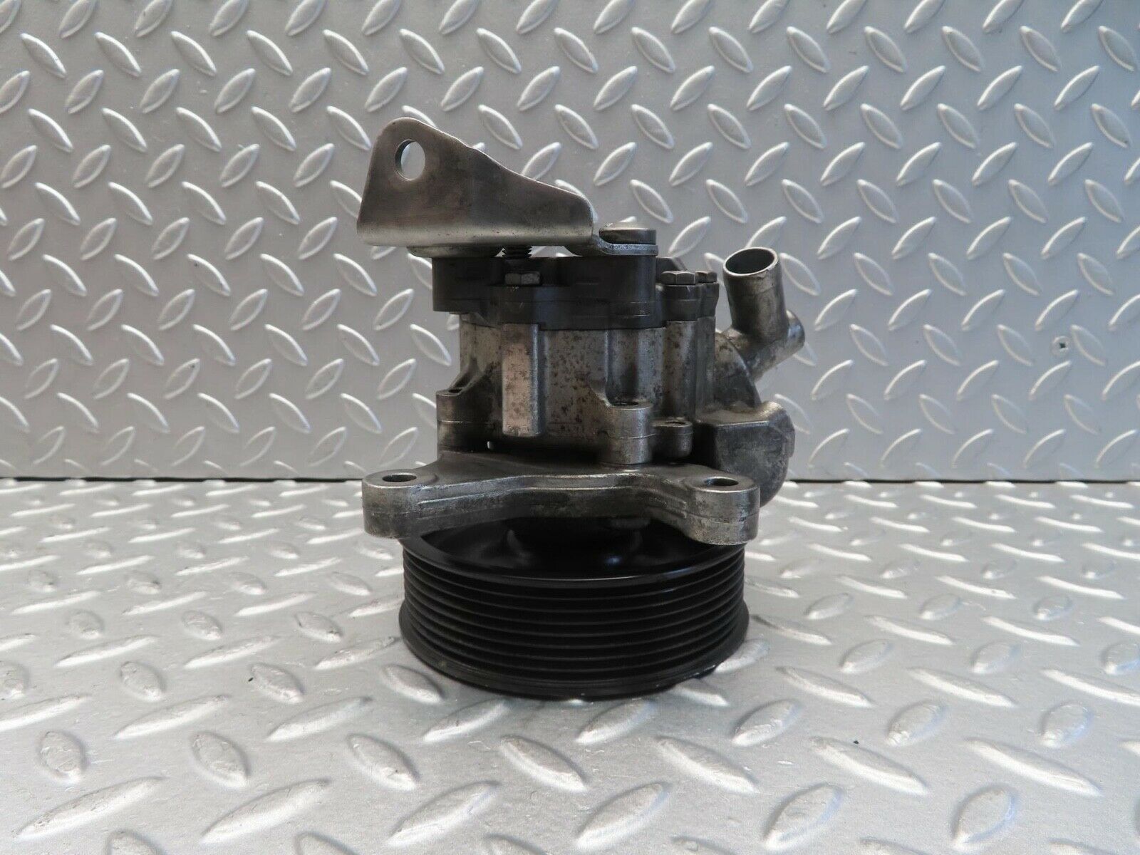 11298 Mercedes-Benz W221 S320 Power Steering Pump 0044669801