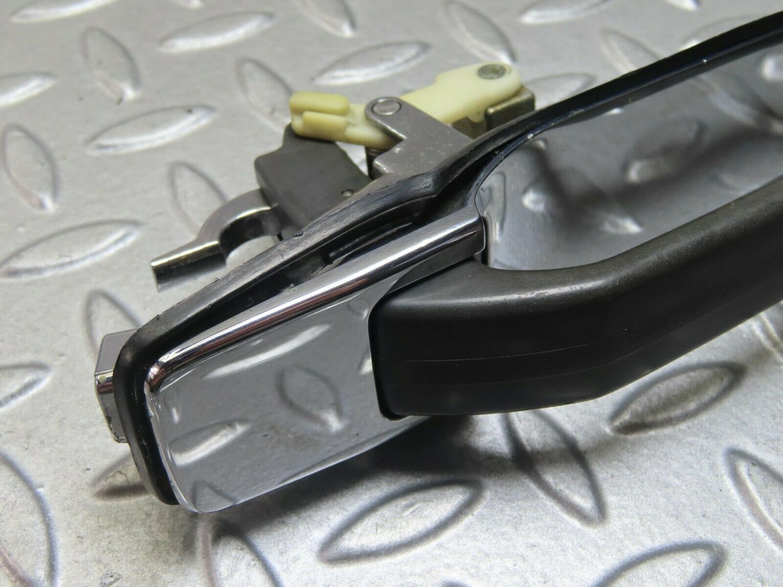 8762 Mercedes-Benz W126 Exterior Door Handle Rear 1267600059