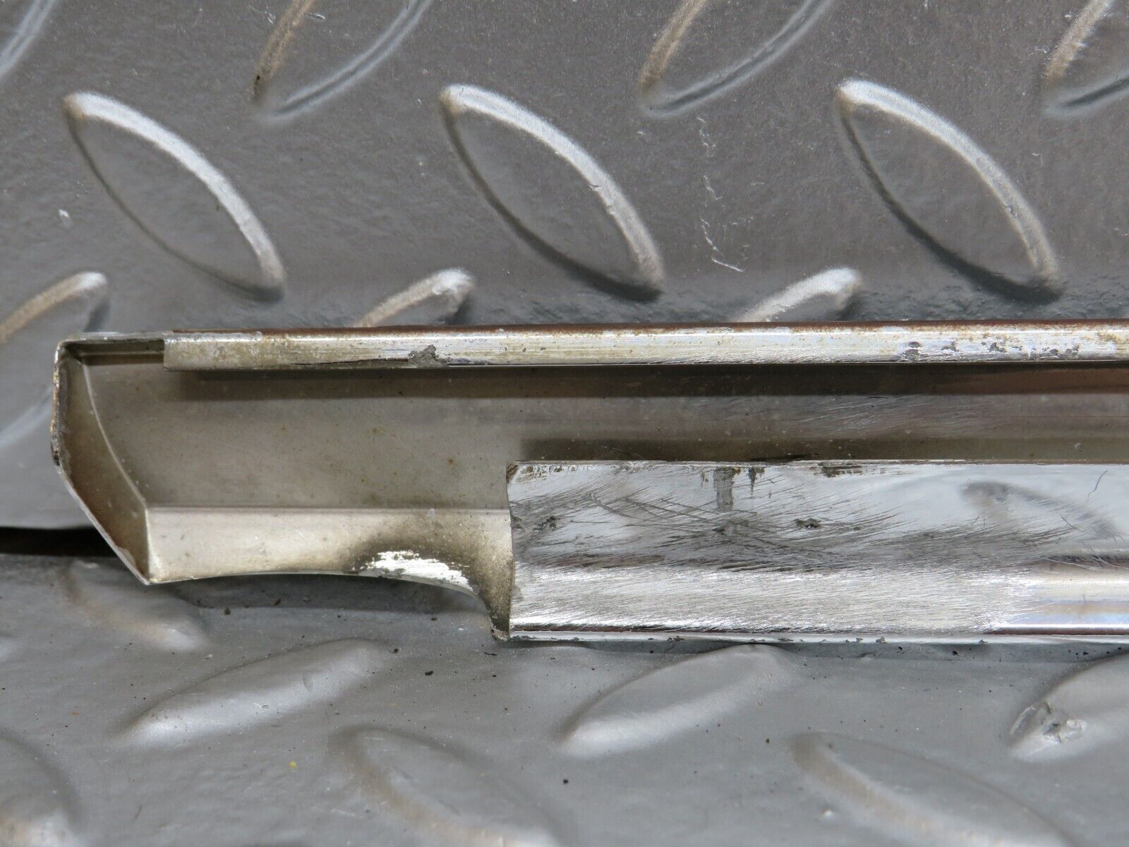 26405 Mercedes-Benz W116 450SE Rear Right Door Chrome Trim