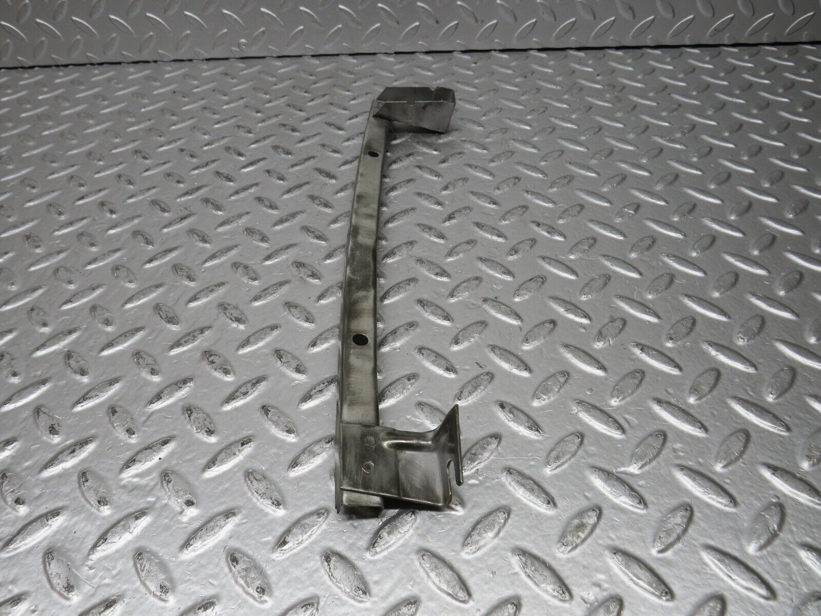 32083 Mercedes-Benz W123 230E Rear Right Window Channel