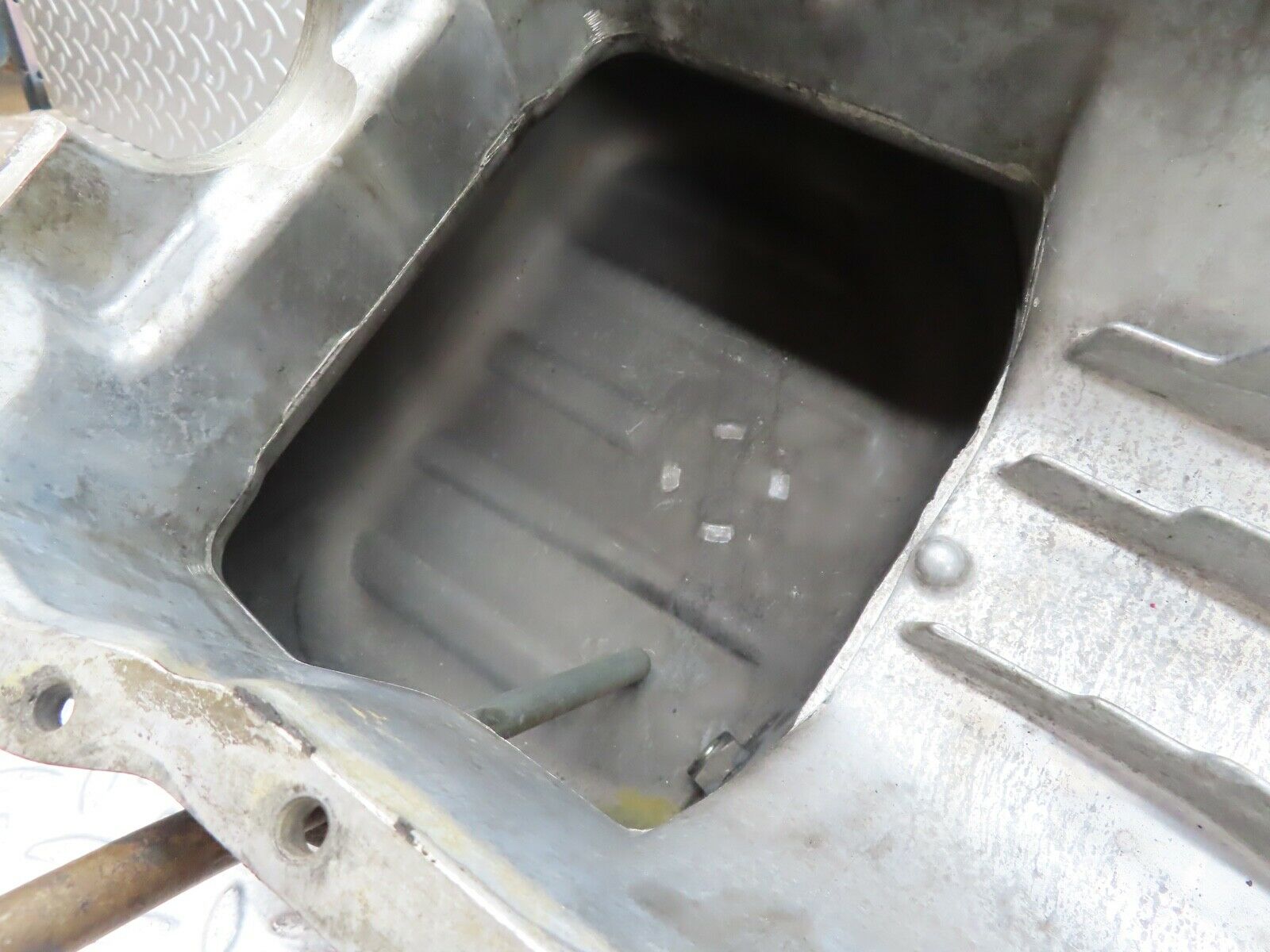 19273 Mercedes-Benz W123 300D Oil Pan Oil Sump 6170140302