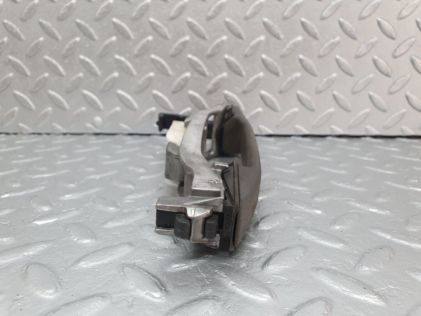 41494 Mercedes-Benz W124 200E Rear Left Door Exterior Handle