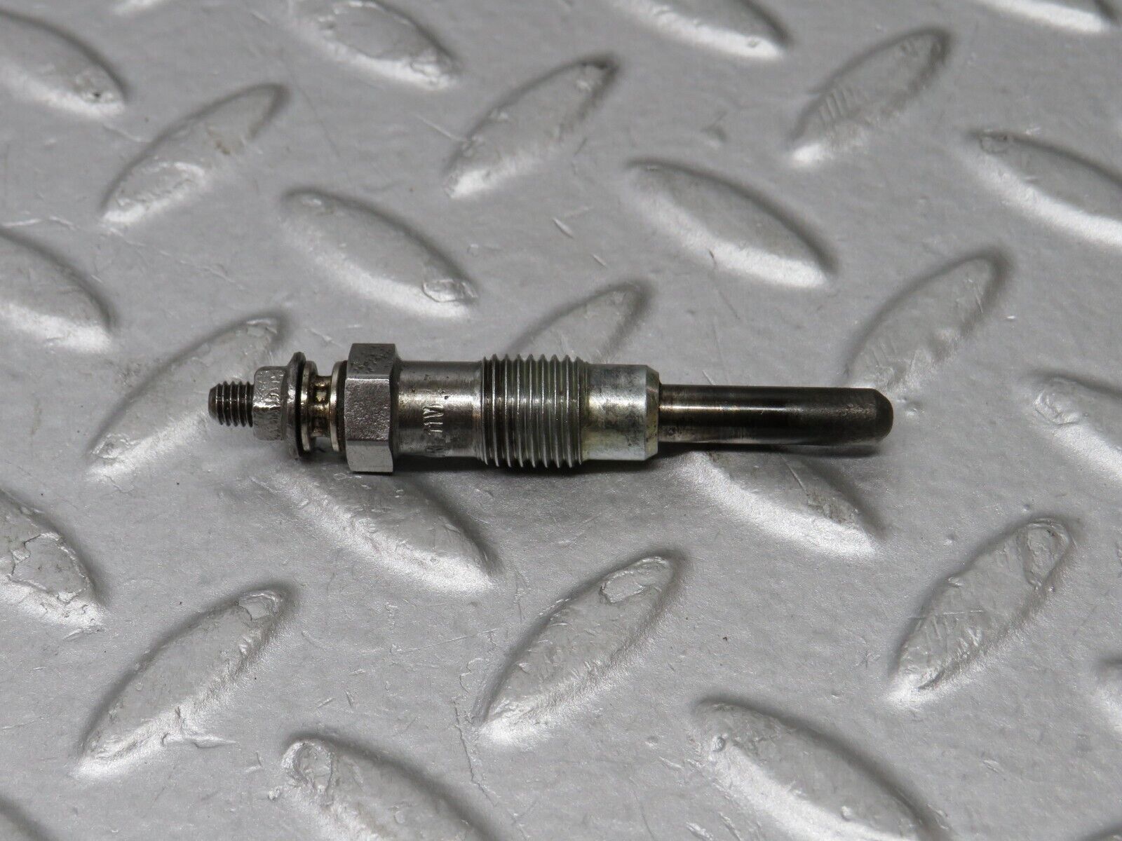 35888 Mercedes-Benz 240D OM616.912 Glow Plug NGK Y-902R