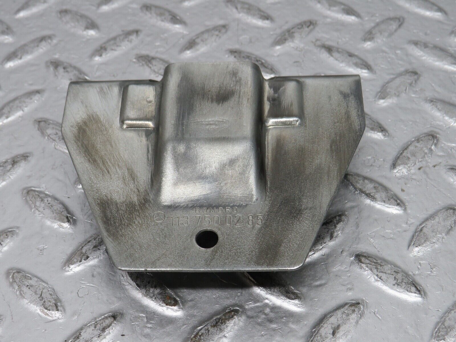 0401 Mercedes-Benz C107 350SLC Coupe Trunk Boot Lock Latch 1137500285