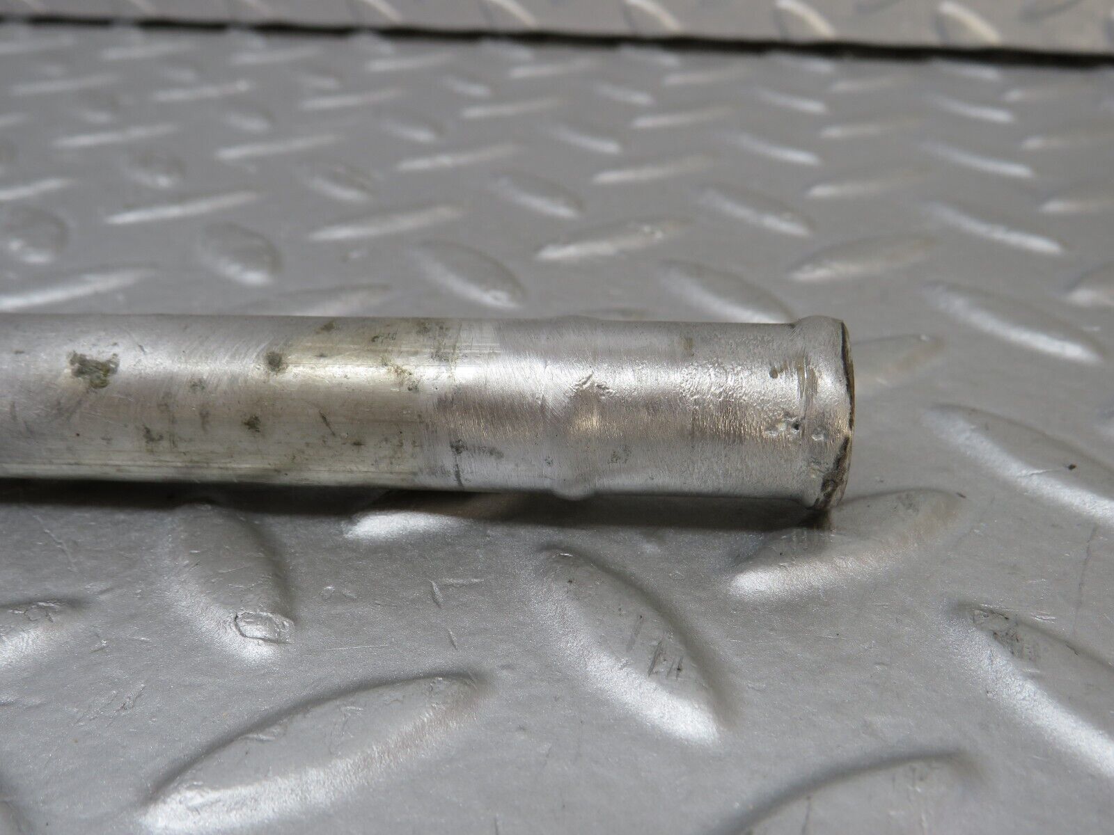 36748 Mercedes-Benz W201 190E 2.0L Heater Radiator Pipe