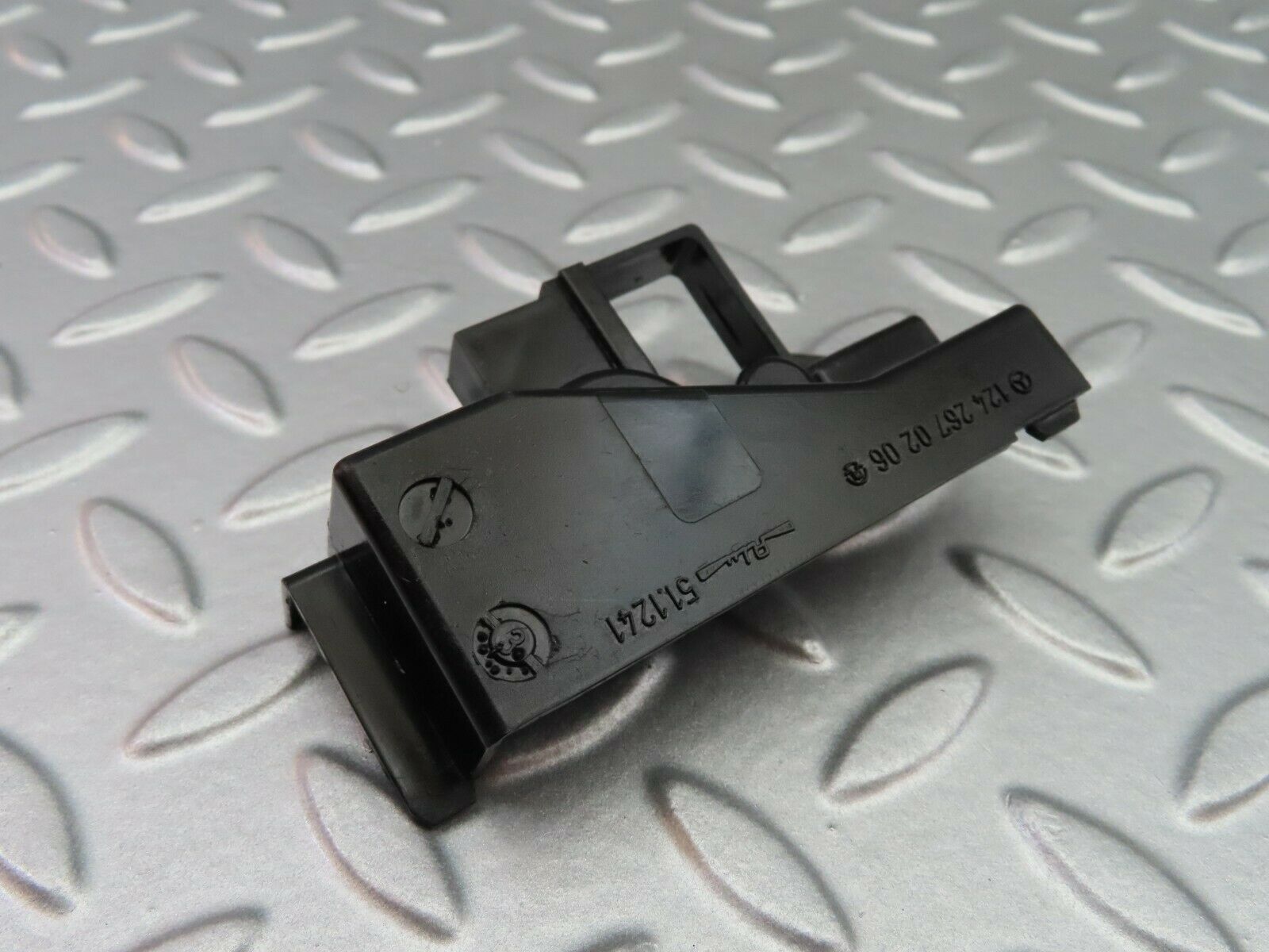 6754 Mercedes-Benz S124 E220 Wagon Gear Selector Trim 1242670206