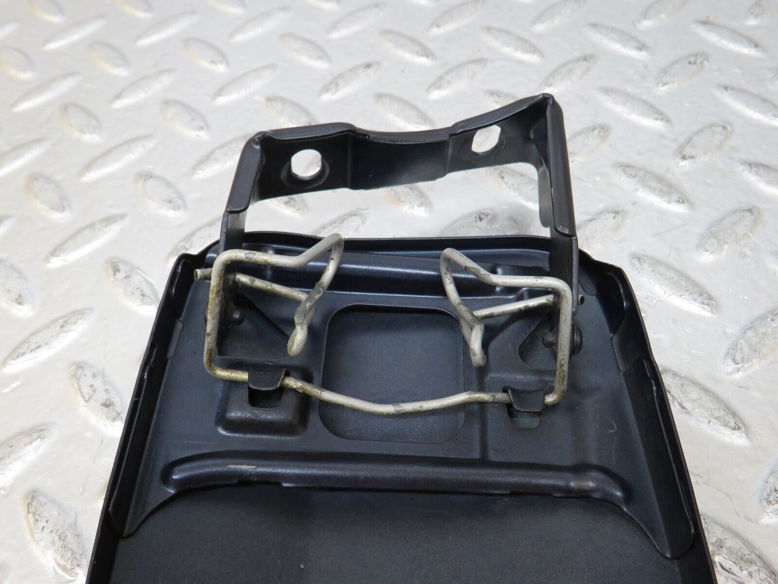 25807 Mercedes-Benz W124 280E Fuel Tank Flap Cap 1245841639