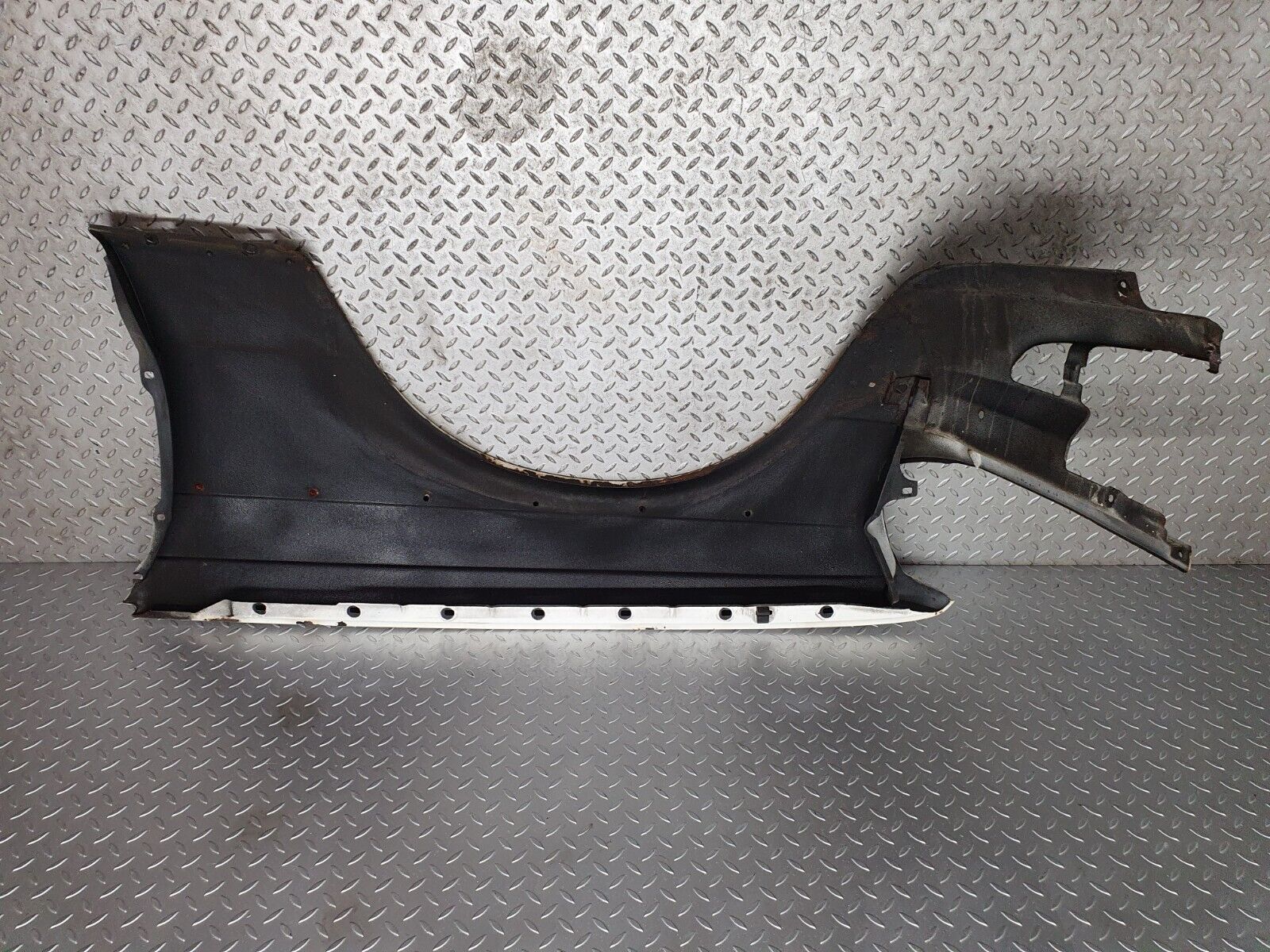 40809 Mercedes-Benz W123 300D Front Right Wing Fender